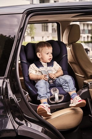 Car Seat Comparison: Cybex Sirona S and Sirona M