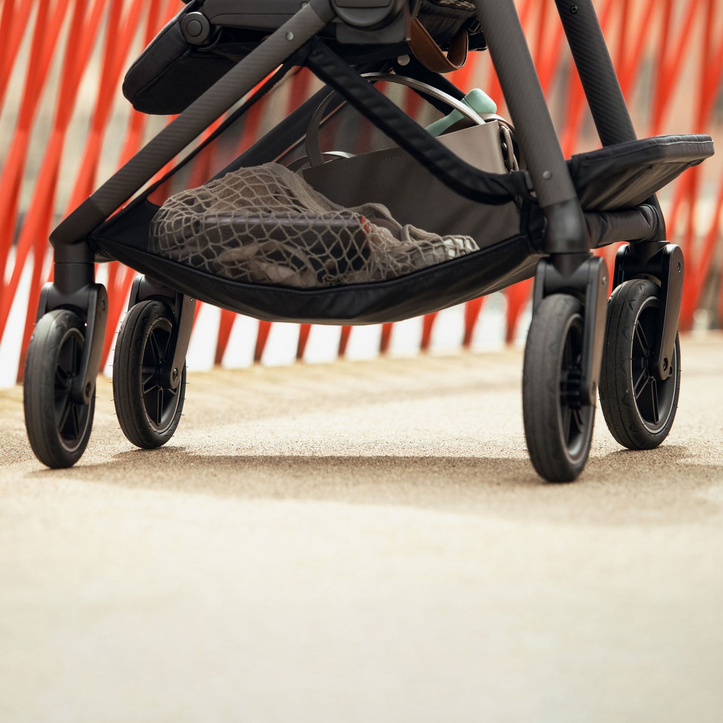 Nuna SWIV Stroller - Caviar